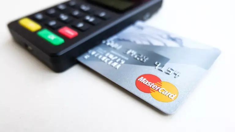 Bank card illustrating inheritance in Islam