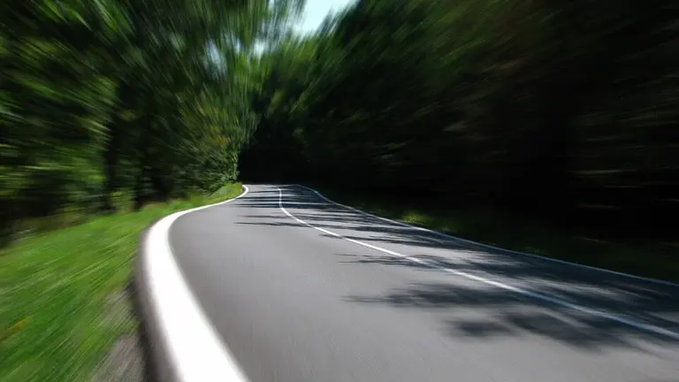 Fast road symbolizing progress in Arabic